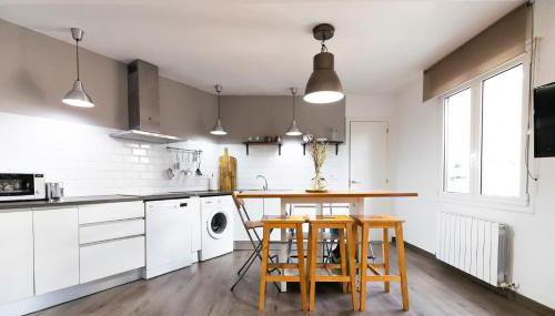 AkomodaT en apartamento luminoso junto al paseo de la ría - Foto 3