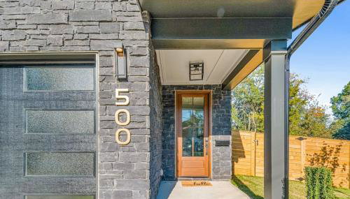 Modern 4BR Retreat in Uptown! - Foto 5