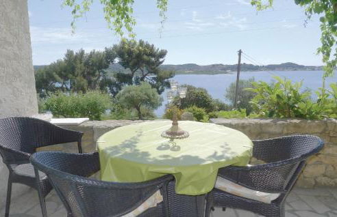 Stunning Apartment In Istres With Wifi - Foto 8