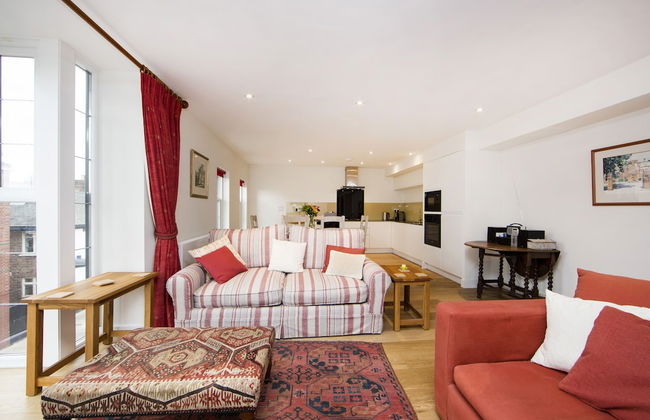 Up-market one Bedroom Apartment Just Minutes From the River Thames. Broughton rd - Foto 8
