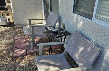 This cute 3 bedroom 2 and half bath is cozy - Photo 24