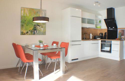 Silbermöwe im Kirschgarten - Foto 6