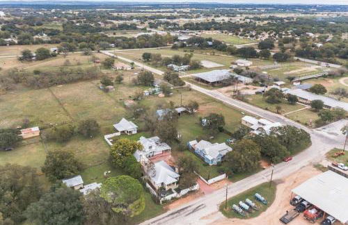 Stonewall Bungalows - Sleeps 15 - Foto 24