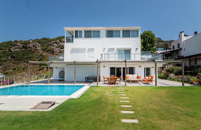 Villa w Pool Garden Patio 1 min to Beach in Bodrum - Foto 1