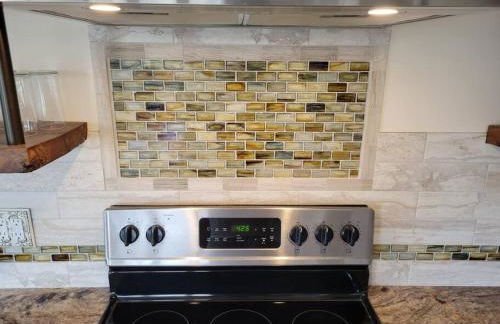 Modern, bright & calm 1 BR / 1 bath farm retreat - Photo 3