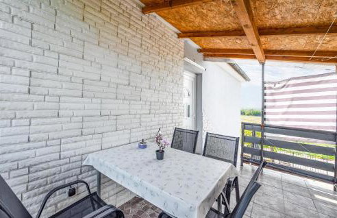 2 Bedroom Lovely Apartment In Pula - Foto 13