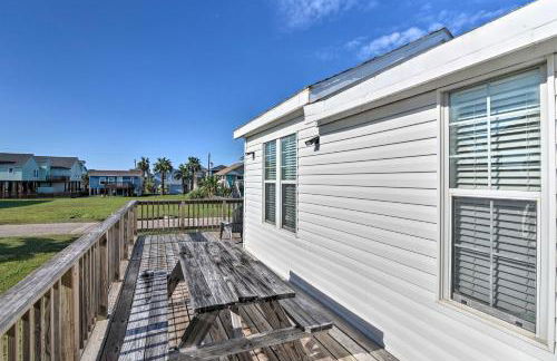 Steps to Beach! Surf Cottage in Galveston - Photo 23