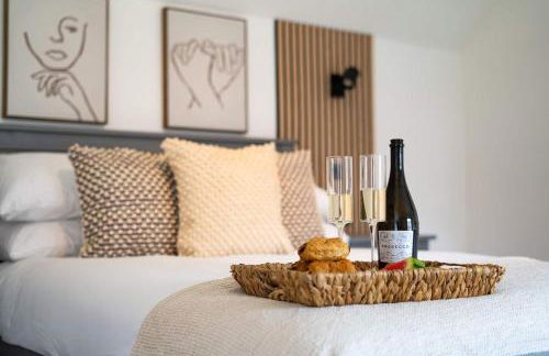 Stylish 2 Bedroom Cottage With Hot Tub And Parking - Foto 8