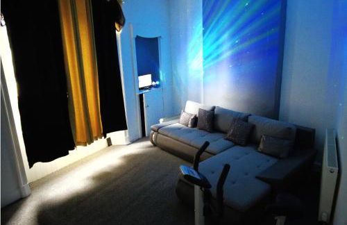 Luxury 3 Bedrooms Entire Flat - Self Check in & Check out - Photo 45