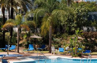 MARBELLA BANUS SUITES - Banús - Medina Garden - Brand New 1BR - 1BA - Outdoor Terrace - Bright & Modern - Pool - Steps from Puerto Banús Marina - Walk to El Corte Ing Luxury Shopping Mall - Photo 3