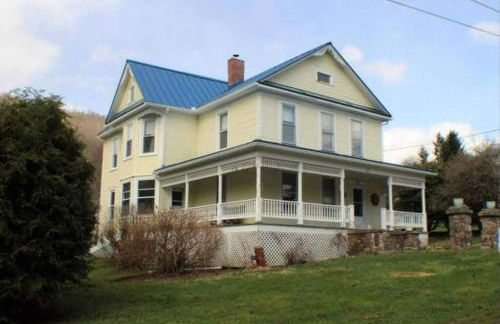 BaseCampWV-Durbin. Spacious 4 bedroom house w/yard - Foto 31