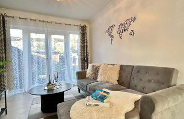 Luxurious family home in West Midlands - Photo 2