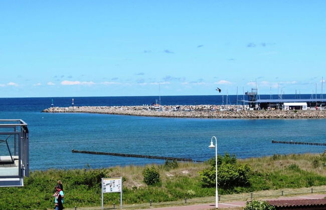 Beach Apartment With sea Views - Photo 26