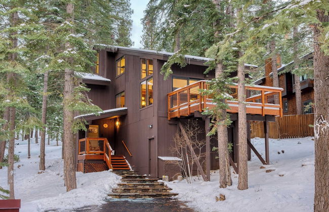 Dakine Haus by Avantstay 4 Min to Northstar + Game Room & Projector - Photo 2