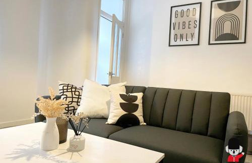 KozyGuru / Wigan / 2BR 4Beds / Newly Refurbished Stylish Holiday House / Close to Big Retail Park / UWNE034 - Foto 10