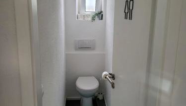 Fischer Apartment 1 - moderne Monteurs- & Ferienwohnung mit 2 Schlafzimmern - neu renoviert mit großer privater Terrasse - Foto 5