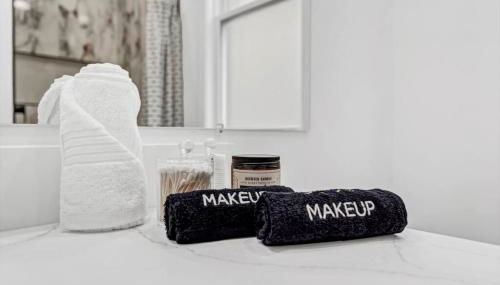 Stylish And Roomy Full House Dtwn - Photo 3