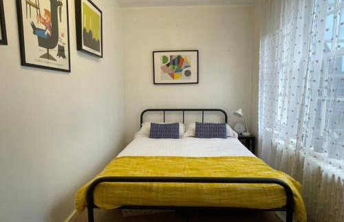 Gorgeous 2 bedroom apartment edge of Cabot Circus - Foto 7