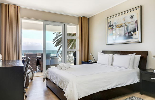 Modern Apartment in Camps Bay w Private Pool Houghton Steps - Photo 9