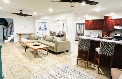 4/3 Home Centrally Located, beach, casino, airport, dining, golfing, shopping, entertainment - Photo 3