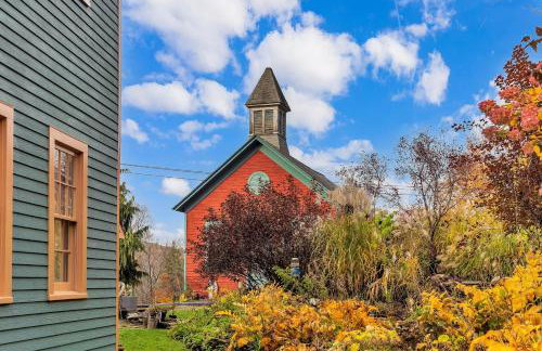 Hot Tub and Large Yard Elegant Deansboro Getaway - Foto 33