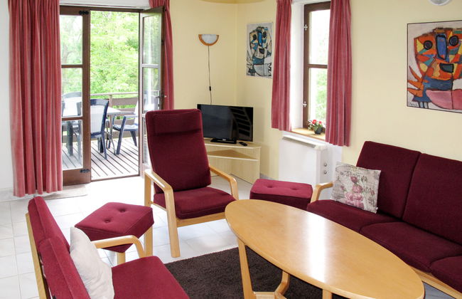 3 bedroom House in Stárkov with swimming pool and garden - Photo 4