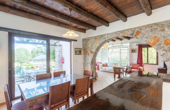Villa Tzina Large Private Pool Walk to Beach A C Wifi Car Not Required - 1604 - Foto 52