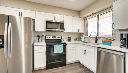 Golfers Oasis! 55 and Sun City West Retreat with Pool - Foto 3