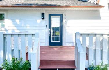 Waterfront Retreat with Spectacular Interior, Jacuzzi and Game Room in NC - Foto 53