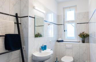 Doppelhaus- Villa Leipzig Schleußig , moderner Altbau Apartment Dachetage mit 2 Schlafzimmern und separatem Zusatzzimmer , Parkplatz - Balkon - Kamin - Eicheparkett - Arbeitsplatz - Foto 30