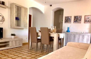 Sea Rocks House - Photo 2