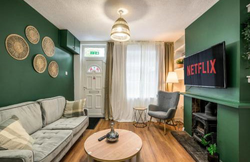 Vale House By EDEN Accommodation - 2 Bedroom Whole House, Sleeps 4 - NEWLY RENOVATED - Foto 28