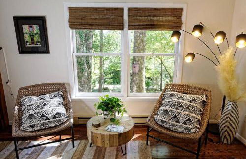 Stylish Lake Hs w/ hot tub: Walk to Blk Mtn Shops - Foto 33