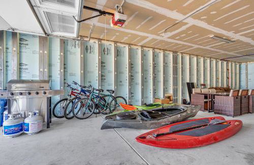 Game Room, Kayaks, Steps to the Ocean! - Photo 35