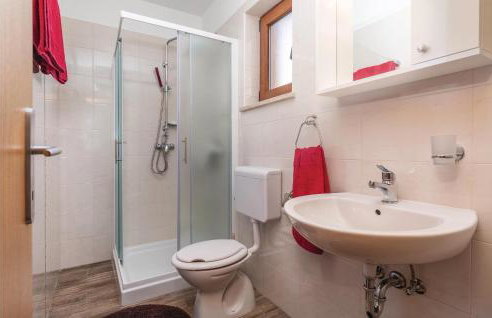 4 Bedroom Beautiful Home In Kunj - Photo 31