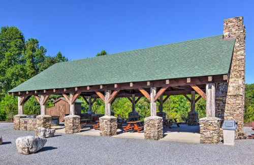 Blue Ridge Mountain Gem with Deck and Community Perks - Foto 32