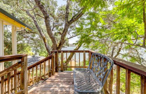 Clear Lake Getaway with Dock Access and Shared Yard! - Foto 13