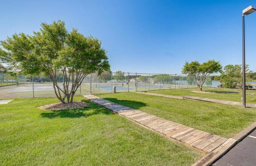 Sun-Filled Condo with Smith Mountain Lake Views - Foto 29