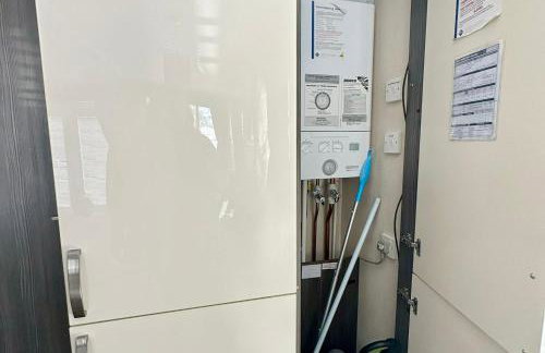 2-Bed Ringwood Cabin - incl Park Pass SelfCheckin - Foto 17