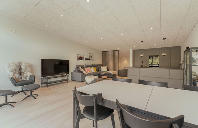 Luxurious Waterfront Retreat | Spectacular Views - Foto 11