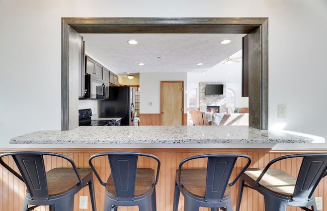 Sycamore Cove by Avantstay Hot Tub Game Rooms - Photo 17