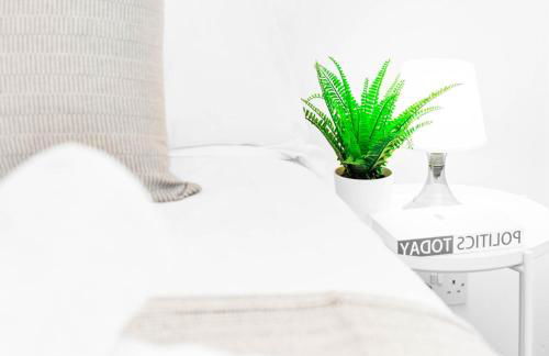 Four Bed House - Garden - Parking - Speed Wi-Fi 75CMR - Foto 8