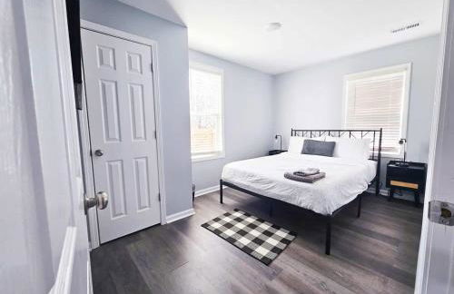 5 Min to Elon - In Unit Washer and Dryer - Fast Wi-Fi - Foto 3