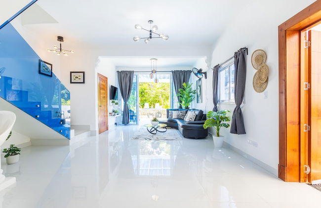 New Stylish 3BR Villa With Private Pool Terrace - Foto 9