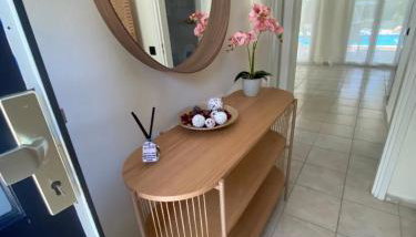 The White Villa - Photo 4