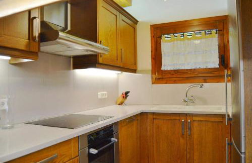 Casa adosada con piscina en Isòvol - Foto 11