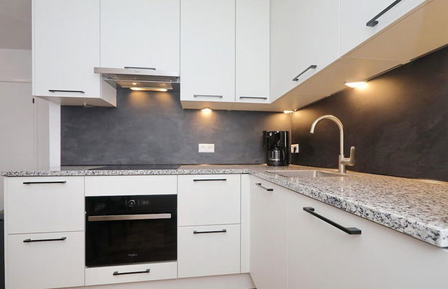 Spacious Holiday Home Near Forest - Photo 6