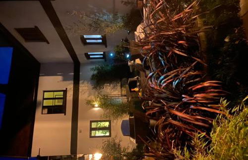 Upper House Stunning Country Home - Photo 43