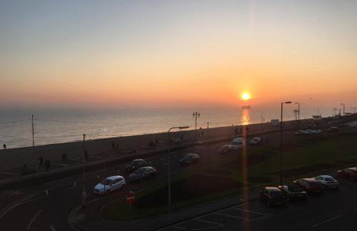 Stones Throw From The Beach - Stunning Sea View - Foto 5