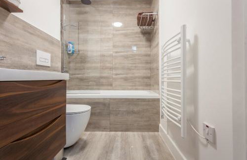 Treetops Apartment - Photo 8